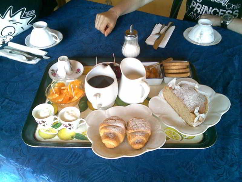 Acomodação com café da manhã  Agrib&b Lemontree Garde'n